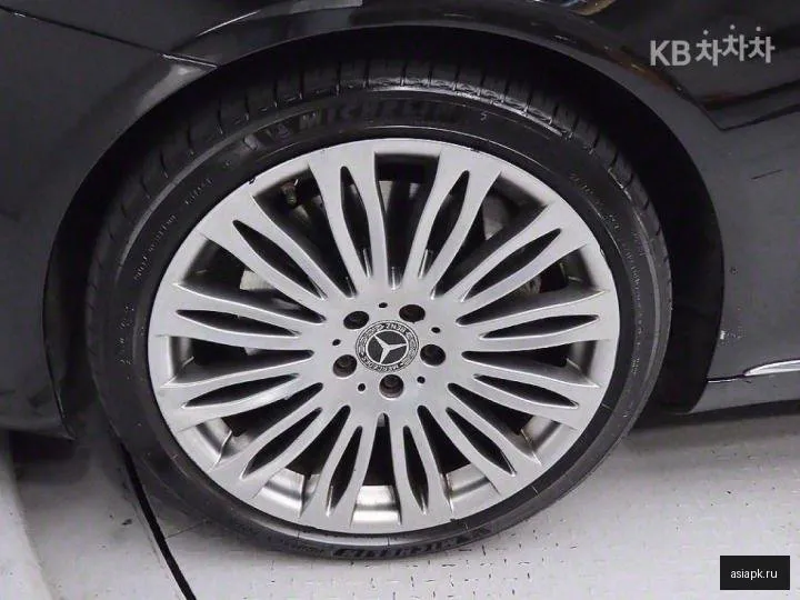 Mercedes-Benz S-Class 5