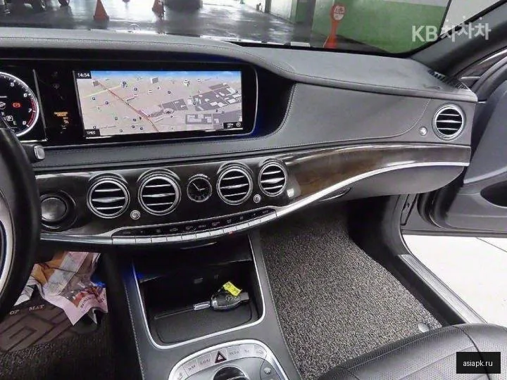 Mercedes-Benz S-Class 6