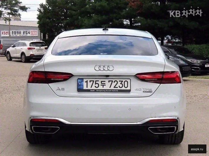 Audi A5 4