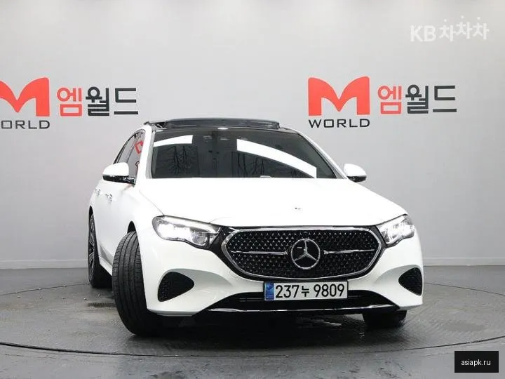 Mercedes-Benz E-Class 2
