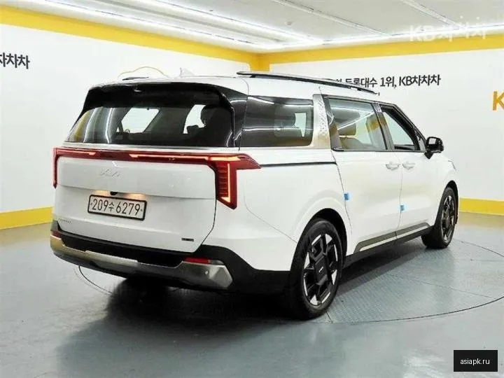 Kia Carnival 4