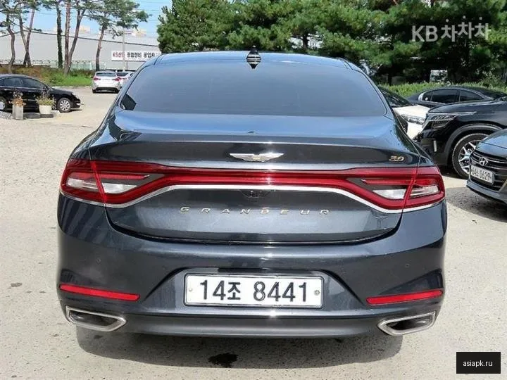 Hyundai Grandeur 4