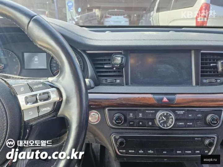 Kia K7 4