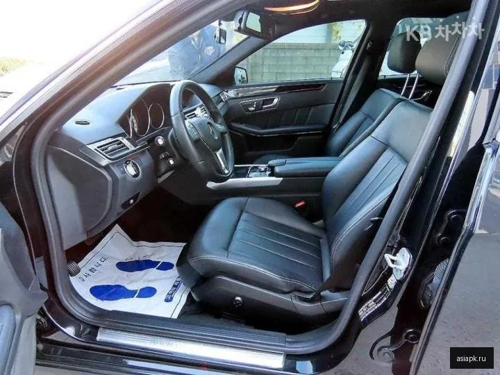 Mercedes-Benz E-Class 5
