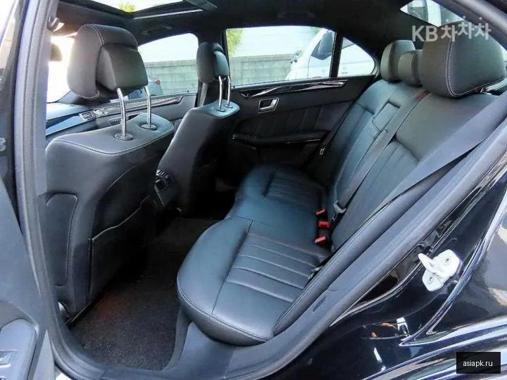 Mercedes-Benz E-Class 6