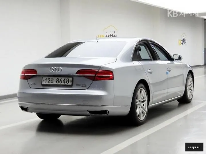 Audi A8 4