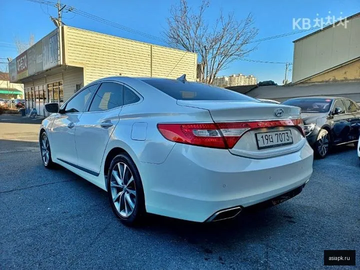 Hyundai Grandeur 4