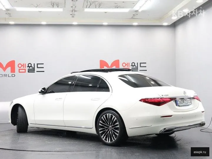 Mercedes-Benz S-Class 4