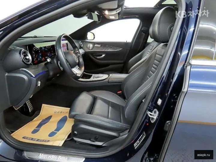 Mercedes-Benz E-Class 5