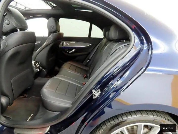 Mercedes-Benz E-Class 6