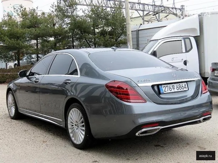 Mercedes-Benz S-Class 3