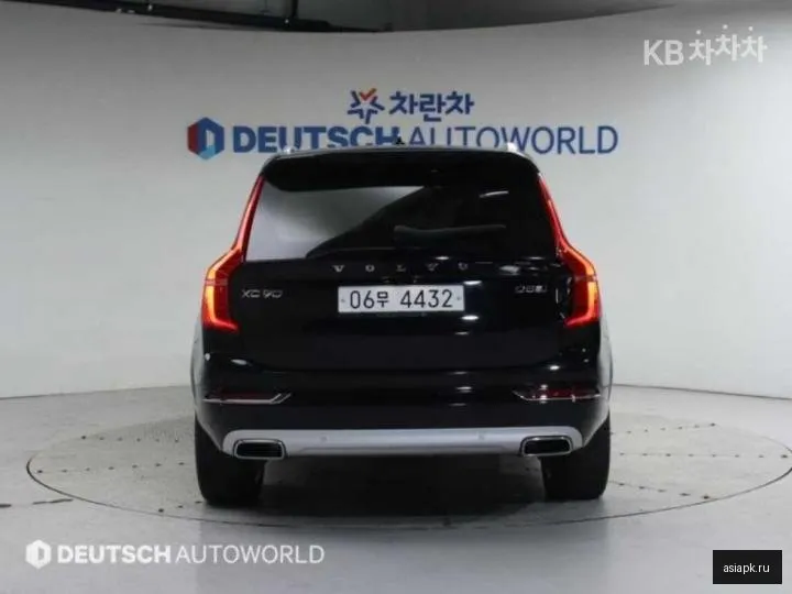 Volvo XC90 4