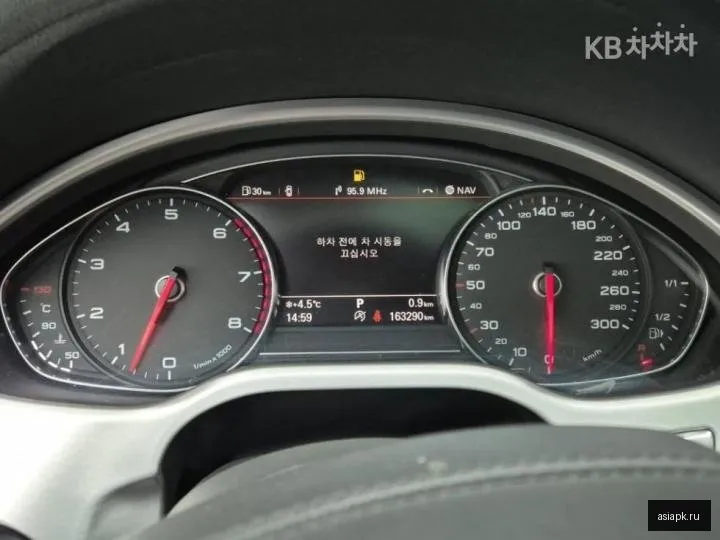Audi A8 6