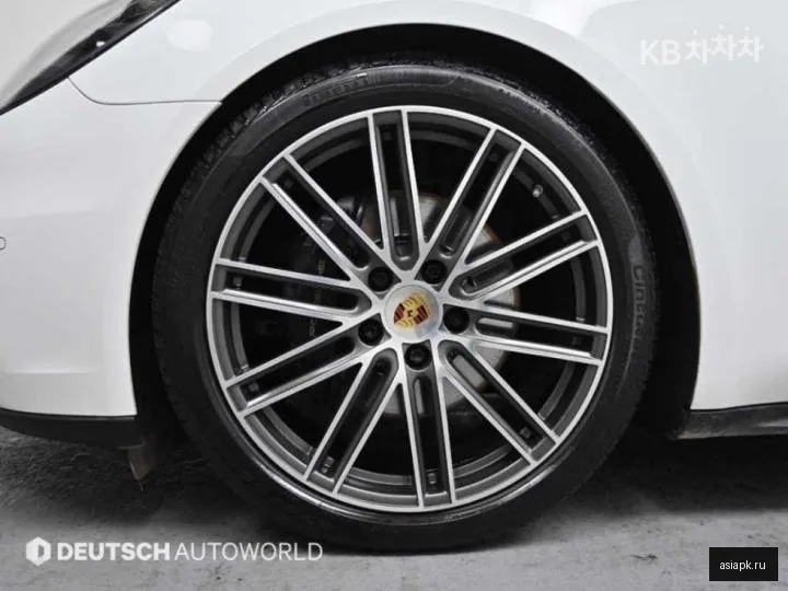 Porsche Panamera 5