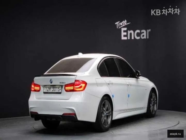 BMW 3-Series 2