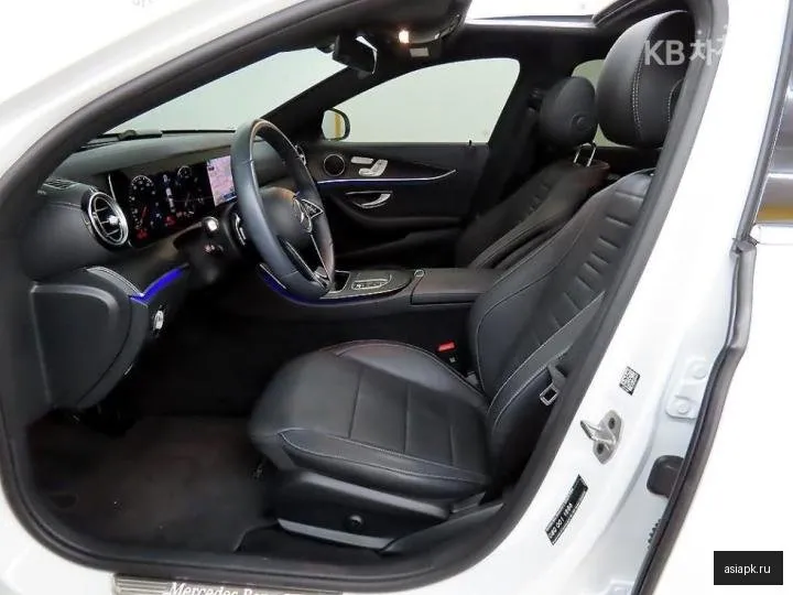 Mercedes-Benz E-Class 5