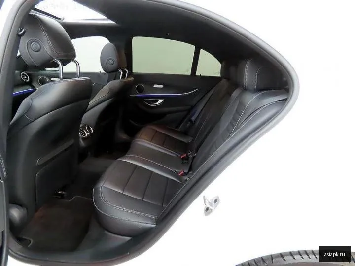 Mercedes-Benz E-Class 6