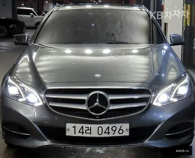 Mercedes-Benz E-Class 2