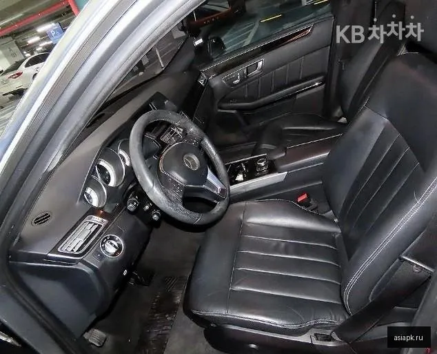 Mercedes-Benz E-Class 6