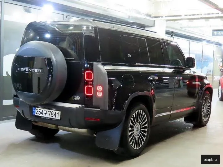 Land Rover Defender 4