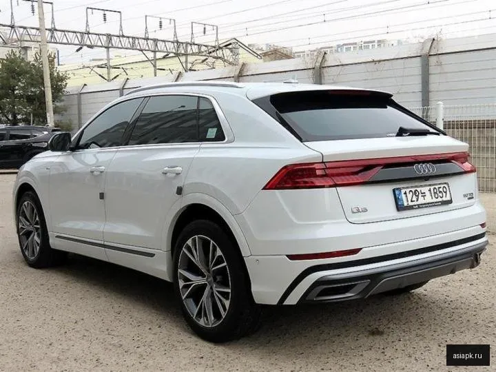 Audi Q8 3