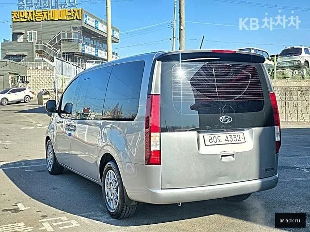 Hyundai Staria 6