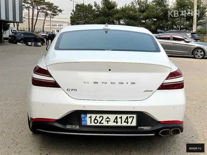 Genesis G70 4