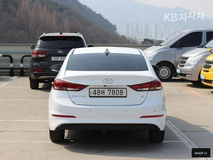Hyundai Avante 3