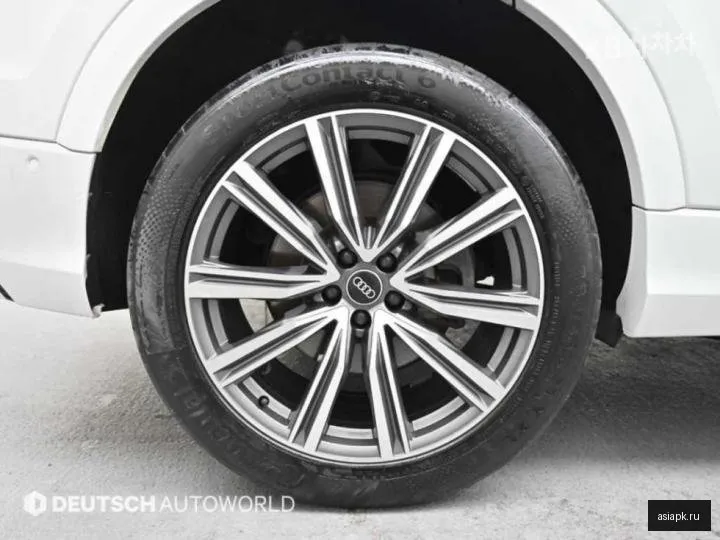 Audi Q8 5