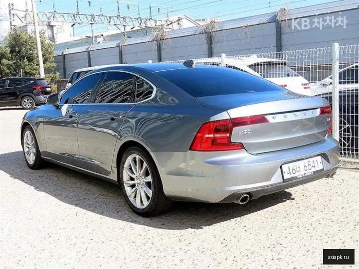Volvo S90 3