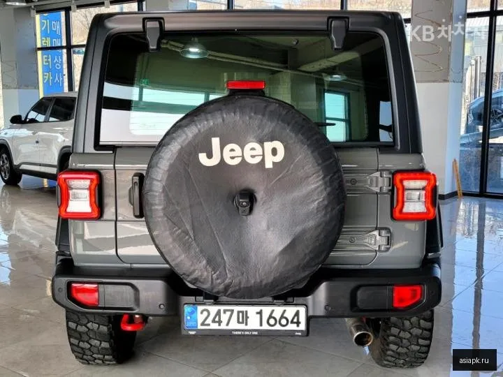 Jeep Wrangler 4
