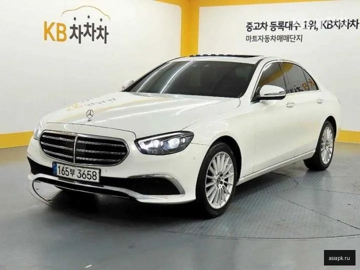 Mercedes-Benz E-Class 2