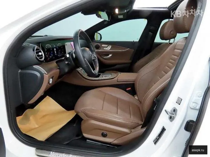 Mercedes-Benz E-Class 5