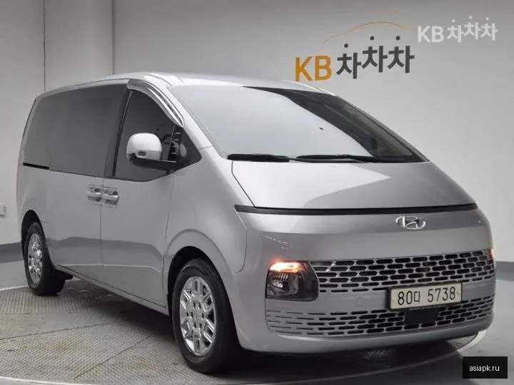 Hyundai Staria 4