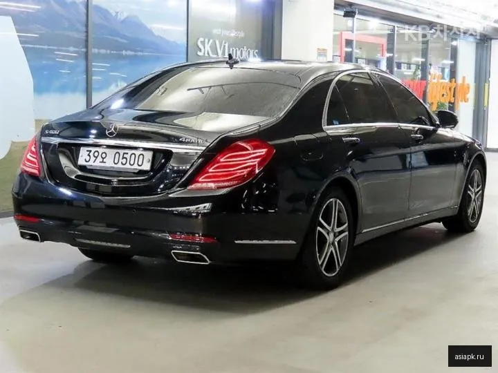 Mercedes-Benz S-Class 4