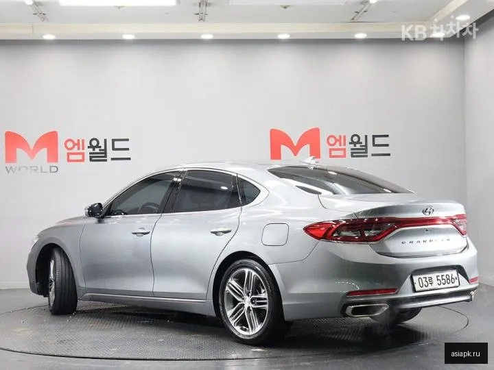 Hyundai Grandeur 4