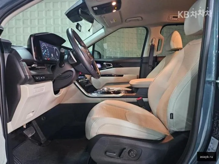 Kia Carnival 5