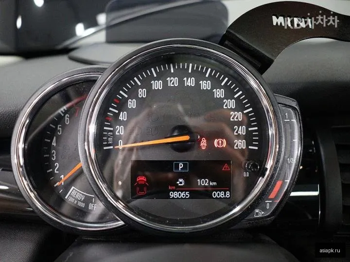 MINI Hatch 6