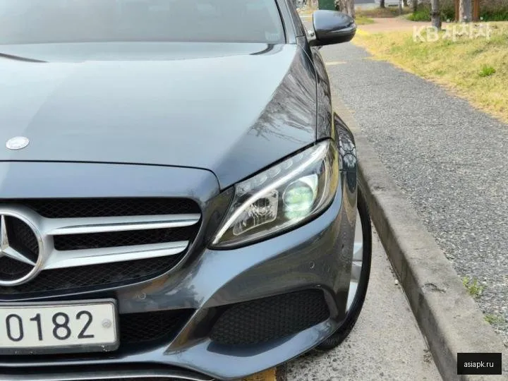Mercedes-Benz C-Class 5