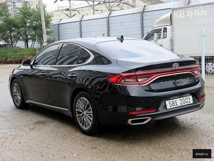 Hyundai Grandeur 3