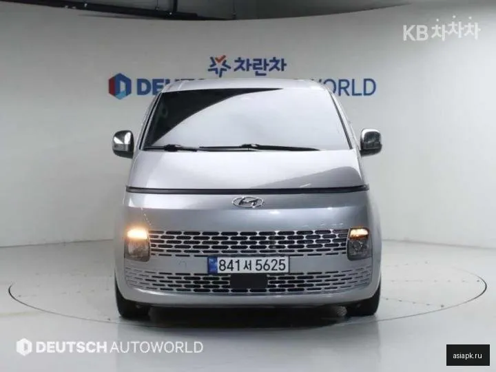 Hyundai Staria 3