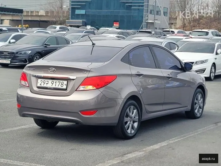 Hyundai Accent 5