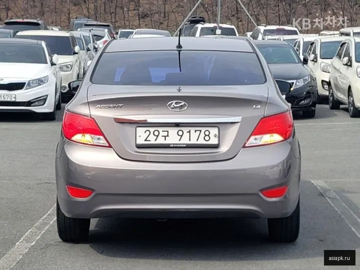 Hyundai Accent 4