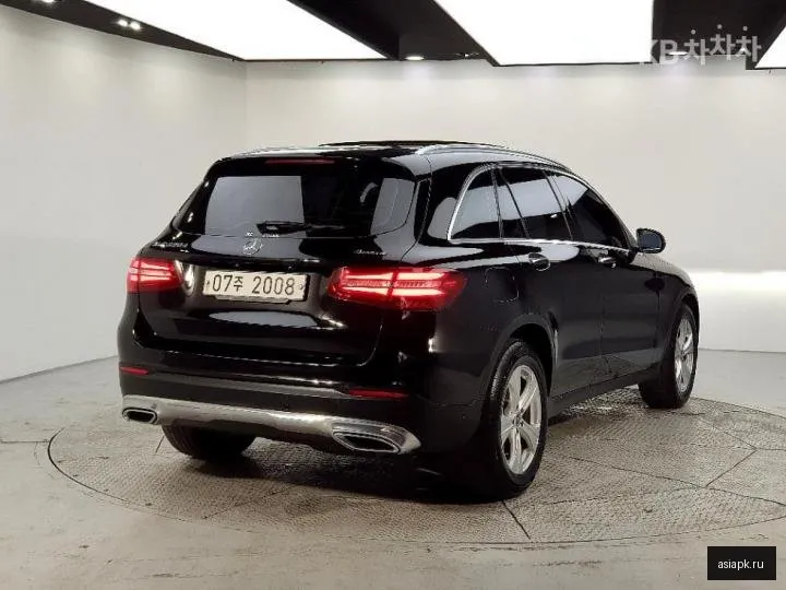 Mercedes-Benz GLC-Class 4