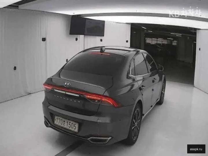 Hyundai Grandeur 3