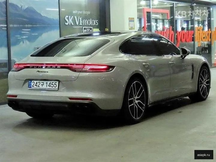 Porsche Panamera 4