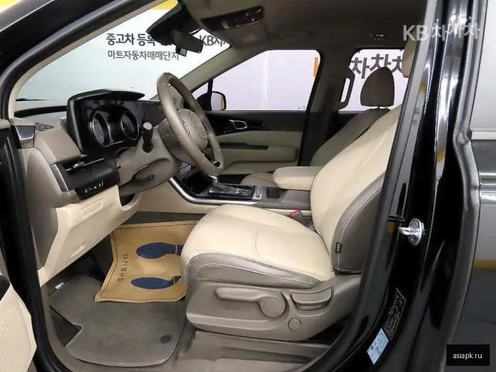 Kia Carnival 5