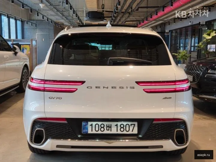 Genesis GV70 3