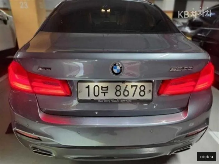 BMW 5-Series 4