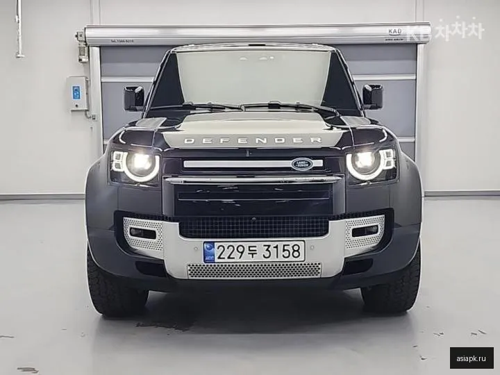 Land Rover Defender 2